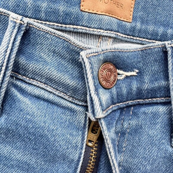 New MOTHER The Weekender Jeans Mid Rise Flare in Layover Wash Blue 25 - Picture 11 of 15
